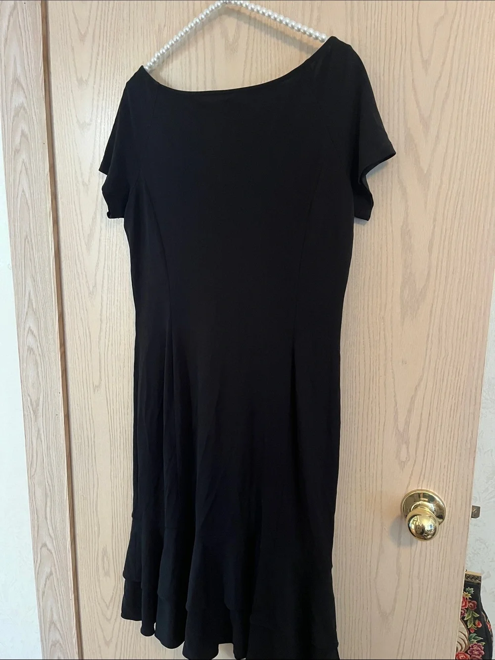 Lauren Ralph Lauren Black Short-Sleeve Midi Dress with Ruffled Hem - Picture 6 of 10